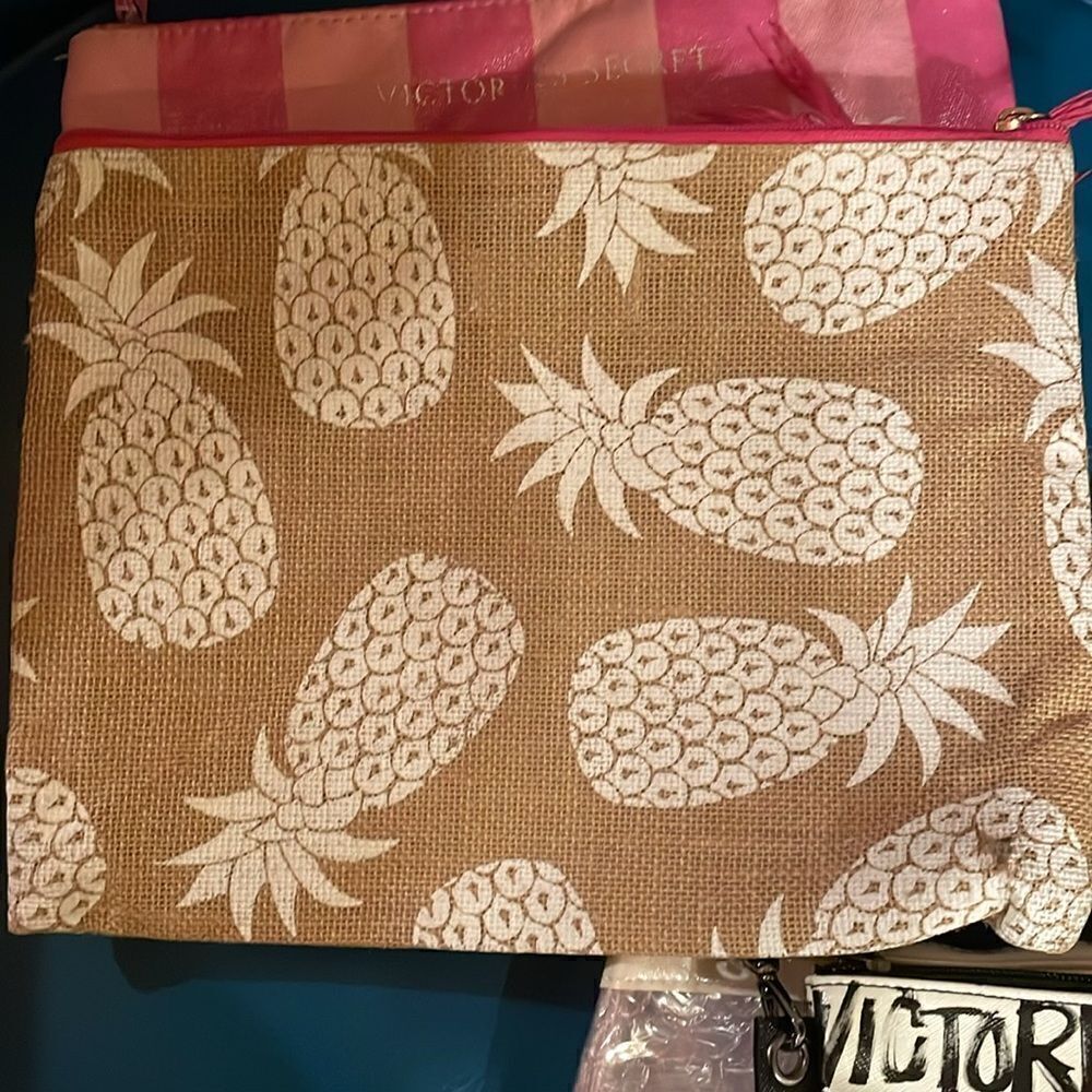Makeup Bags  - Picture 8 of 8